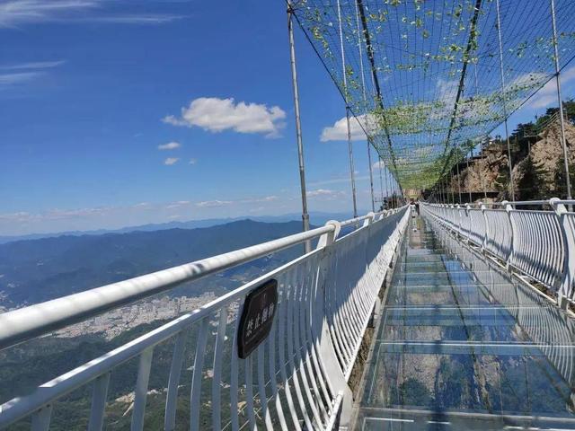 栾川老君山玻璃桥