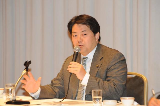 俄罗斯发出反制，日本自食苦果，俄媒批美国“要饿死全世界”