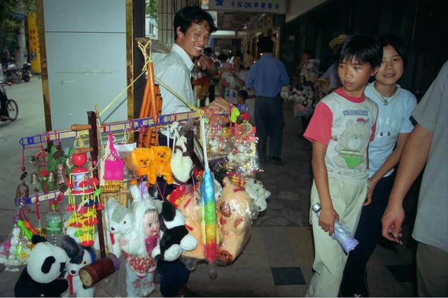 农历八月初十出生的人的生辰八字