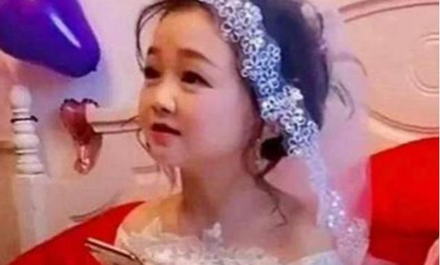 女孩身高仅90厘米，却不顾一切生下孩子，孩子出生后，网友：怪谁