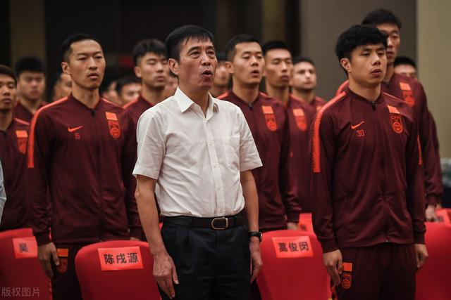 荒唐！中国足球5个年度大奖4个给男足，水庆霞夺冠仅获安慰奖