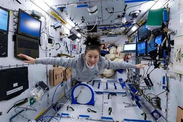 星星的后裔，王亚平女儿读的幼儿园“不一般”，同学身份都不简单