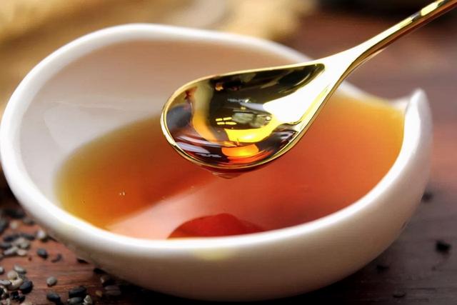 什么油最不健康呢？大豆油吗？医生：这3种“油”，能少吃就少吃