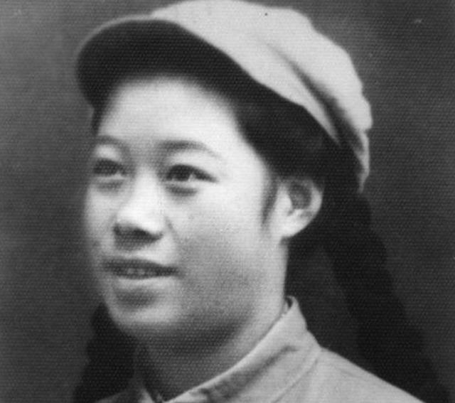 1952年女护士冒险抢回黄继光遗体，晚年遗憾叹息：当年忘了一件事