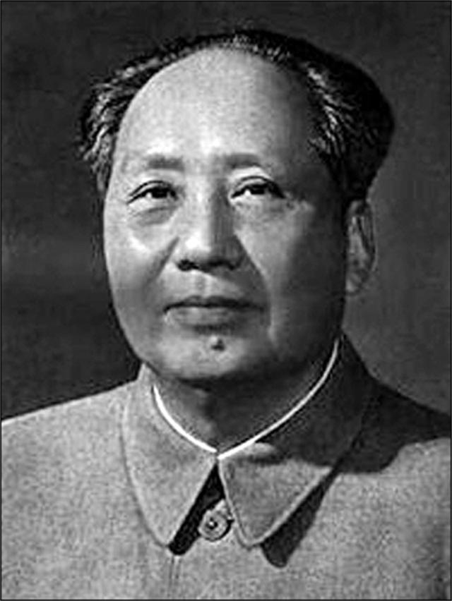 1949年毛泽东出访苏联，苏联人给厨师送来一死鱼，毛泽东：扔出去