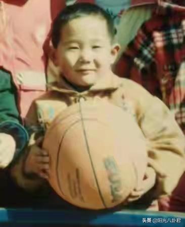 内娱8位最丑男星现状：有人被骗光家产，有人穷到吃低保度日