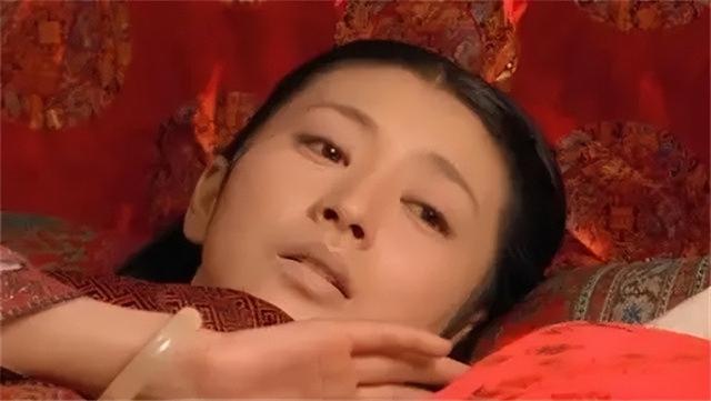 甄嬛传：眉庄葬礼上浣碧一个行为，让甄嬛一下子起了灭了她的心思