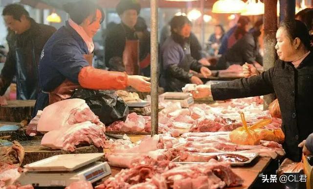 生猪价格大涨，猪肉开始“飘红”，一天涨5毛，猪价反弹之路开始