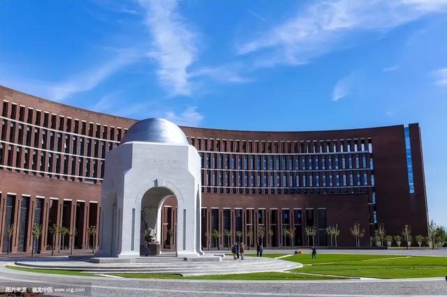 国际关注！天津大学研发智能新材料，能像向日葵一样“追光”，已公开发表！