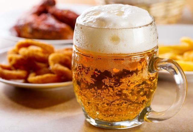 糖尿病喝酒会升血糖？医生：不一定！糖友饮酒要注意5点