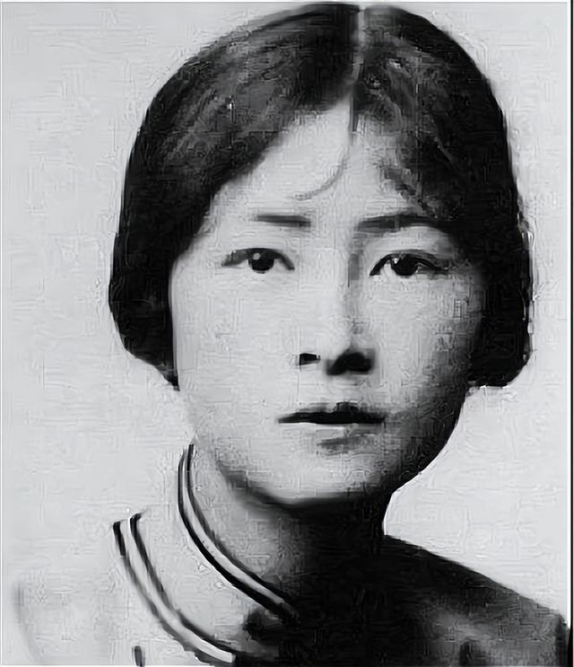 林徽因不为人知的一面：嗜酒成性、烟不离手，清纯才女人设崩塌？