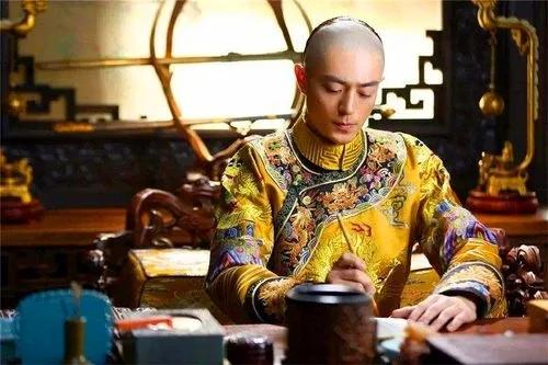大清皇帝的一天如何安排？乾隆早晨4点起床，翻牌子有时间规定