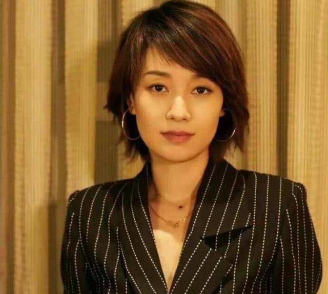 马伊琍：爱情婚姻都有泪，离婚后活成大女主，让文章姚笛后悔