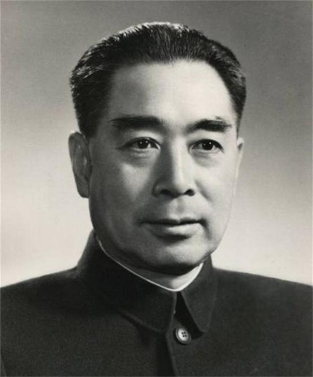 1978年日本记者刁难：钓鱼岛属于哪国，邓小平巧妙应答令人佩服