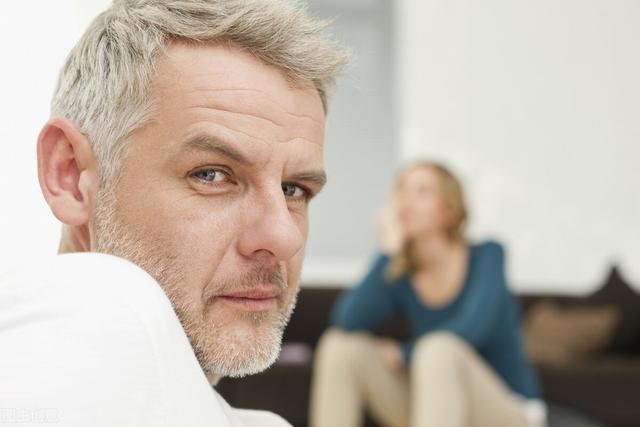 2022年大变局，手握现金的普通人睡不着觉？4种策略，供灵活选择