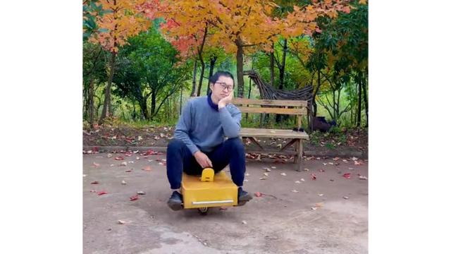 80后小哥放弃百万年薪回乡造车，改装技术过硬，被称造车狂人