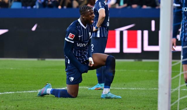 2-1，德甲升班马爆发，第89分钟绝杀，将对手送入深渊
