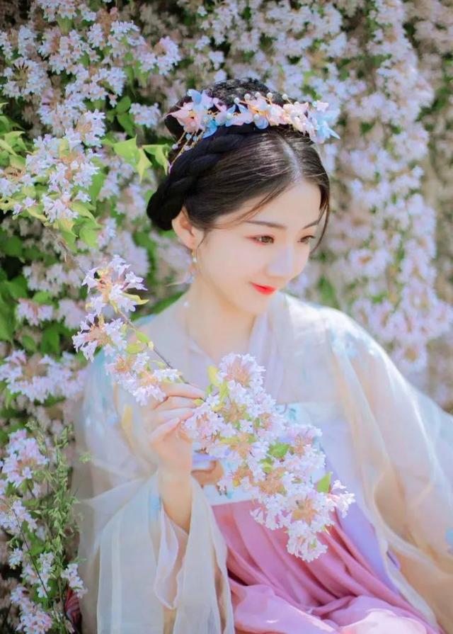 烟雨江南，花香染巷