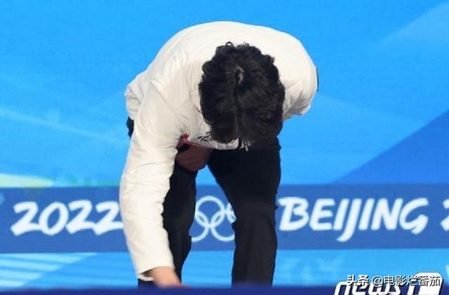 “擦拭领奖台”的丑态，曝出了韩国体育圈这些年不光彩的往事
