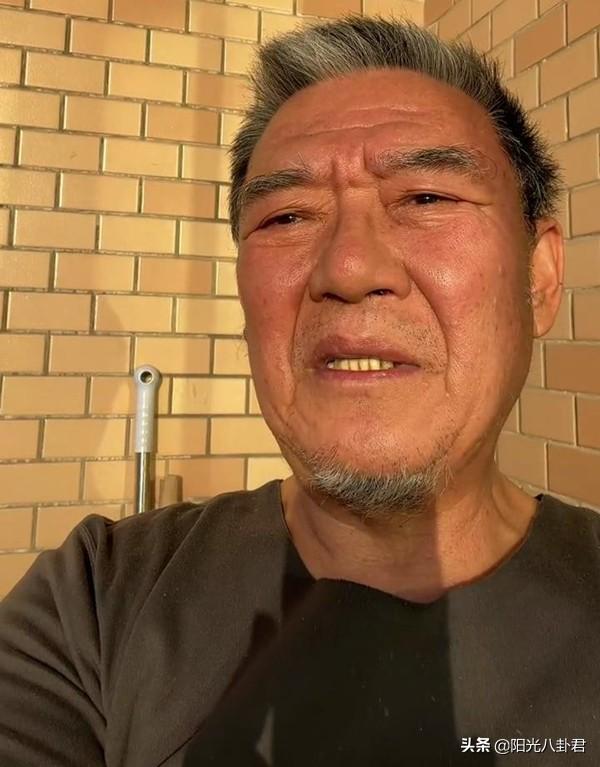 上海疫情明星众生相：刘嘉玲穿6万元卫衣自拍，彭于晏被邻居追星