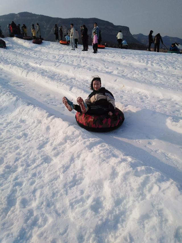 清凉山滑雪场