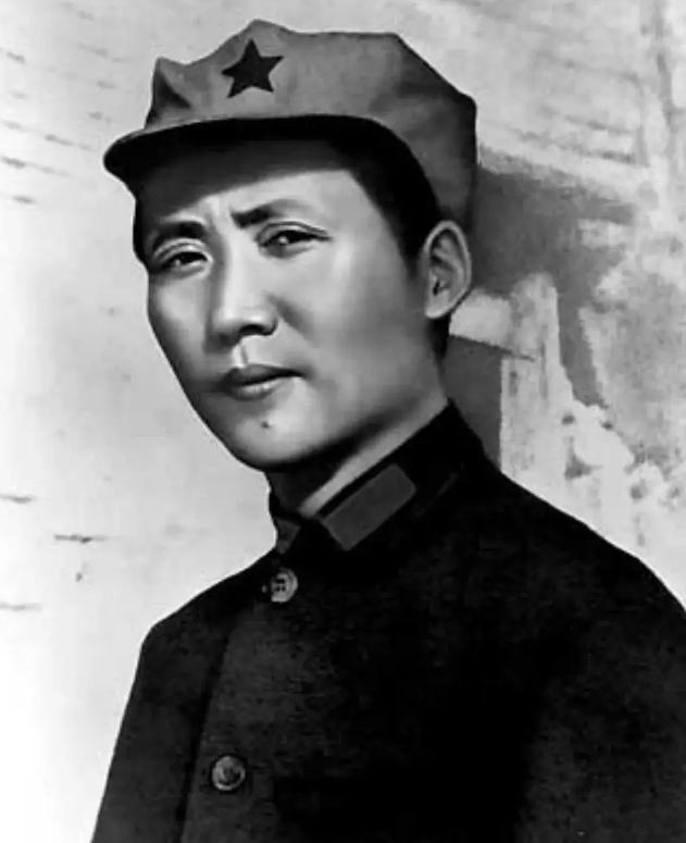 54年毛主席著作海外发行，美军官看后：如果早点读到，绝不打朝鲜