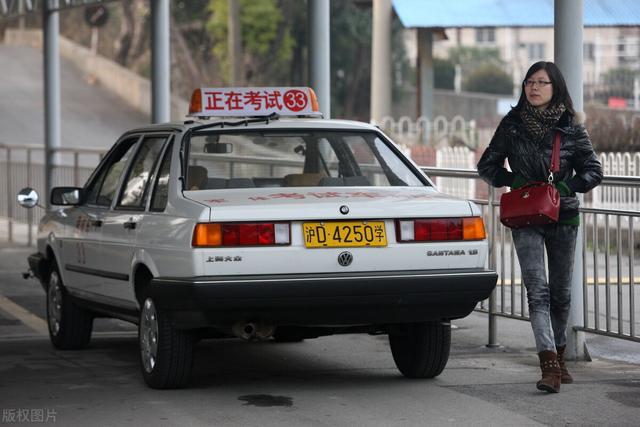 明确了！2022年，二轮、三轮、四轮车上路要上牌、买保险、考驾照