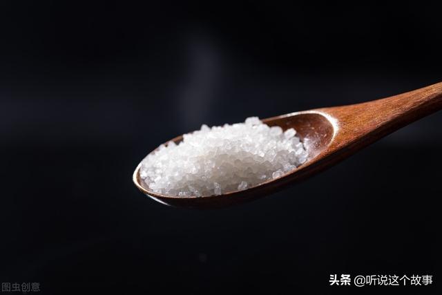 人到中年，饮食注意这4点，延缓血管的“青春期”