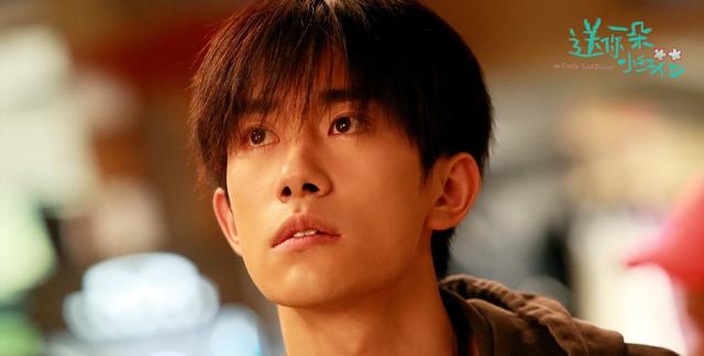 易烊千玺与哈琳重聚,温馨演绎兄妹情,大年初一携手共创《奇迹》