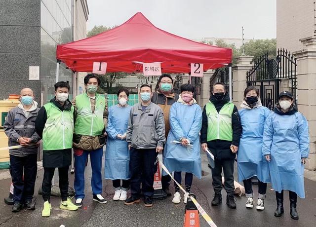 上海疫情下的明星百态：彭于晏被误认“大白”，俩演员真是志愿者