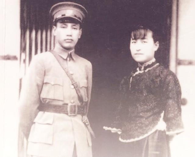 蒋介石一生一共娶过4个女人，却没有一个是蒋纬国的亲妈