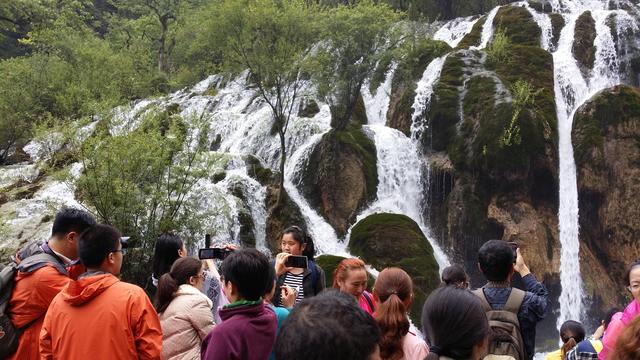 倒淌河：冷淚涓涓成流水