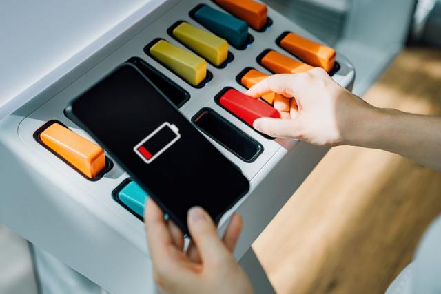 从大赚到亏本，共享充电宝的生意不香了？