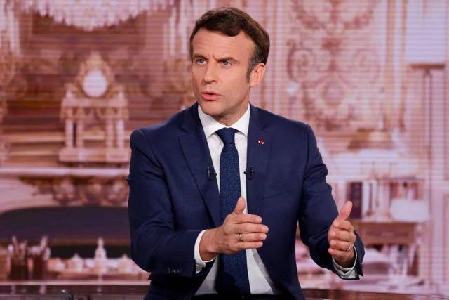 美国迎来一喜一忧，巴铁总理或难免下台，白宫害怕普京在法国大胜