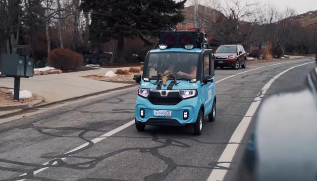 美国佬看不上我国电车，图便宜花2000买来试驾，却爱上了中国制造