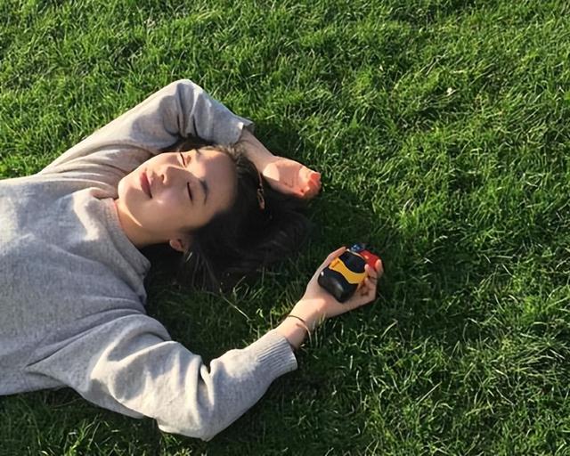 敬你一杯烈酒 往事我不回头