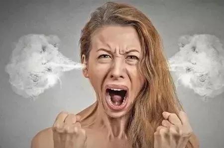 火在肝里，失眠；火在胃里，口臭；火在肺里，咳嗽；火在心里，口舌生疮……