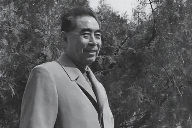 周恩来去世，主席两度落泪却截然不同，一次无声，一次嚎啕大哭