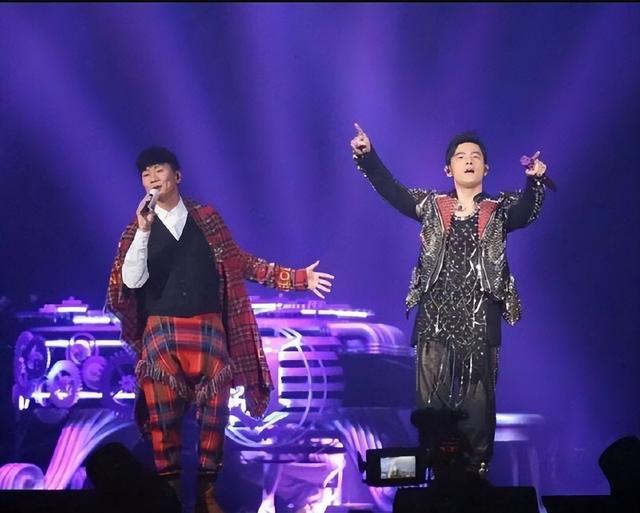 时隔3年再度官宣，林俊杰巡回演唱会即将开启，或将与周杰伦联动