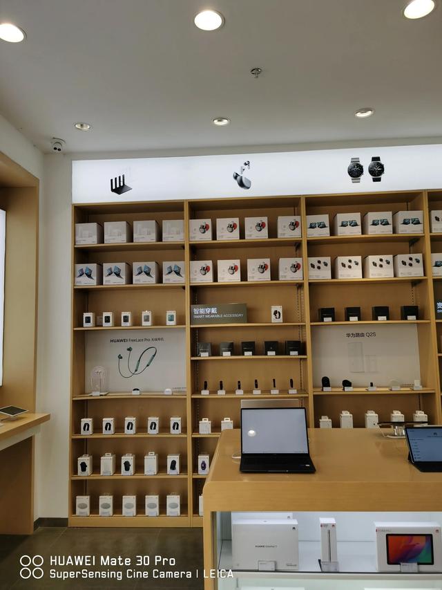 华为mate30 Pro这款手机怎么样？小编带你们谈谈使用感受