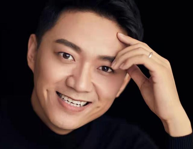 山东综艺频道主持人李鑫去哪里了(山东综艺主持人李鑫现在干嘛去了)