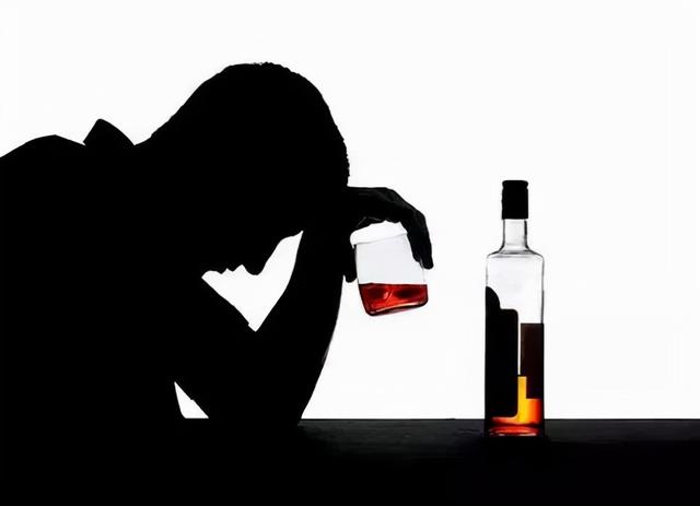 乙肝患者除了不能喝酒，这4种食物也要少碰，早知道早受益