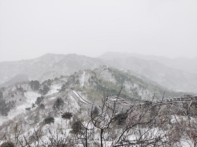遊北京—雪中的慕田峪長城