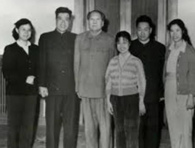毛主席儿媳邵华，临终前曾嘱咐：我要和婆婆杨开慧葬在一起
