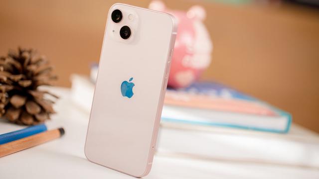 iPhone 14 与 iPhone 13 对比：区别一目了然