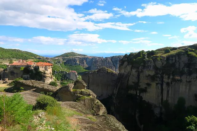 希臘深度遊：卡蘭巴卡、接近天堂的秘境 天空之城（Meteora）