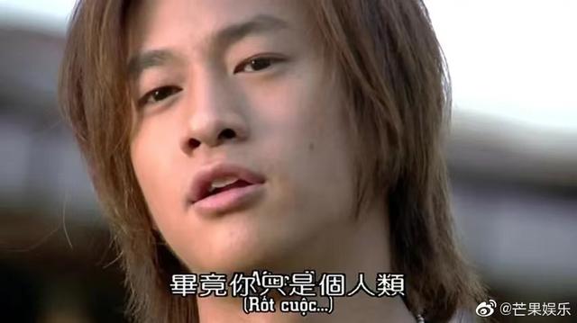 46岁何润东晒妻子出游照，网友直呼肌肉男，这体型不输49岁刘畊宏