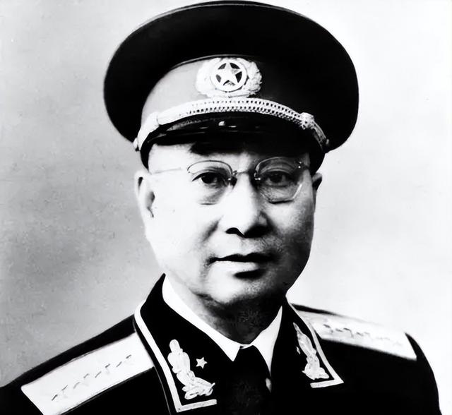 毛主席给钱学森递烟，钱学森准备接，主席突然收回笑道：自力更生