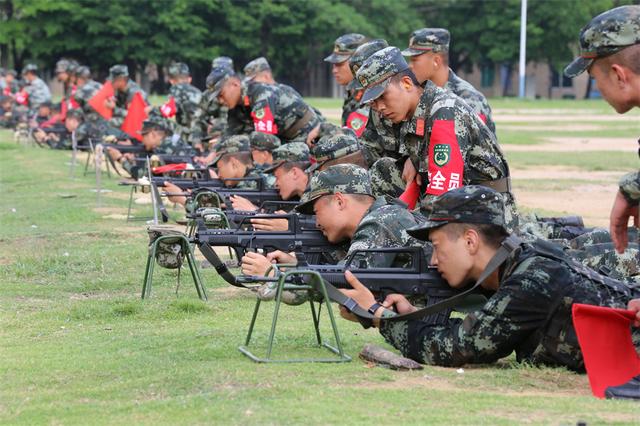 武警新兵团组织首次实弹射击训练