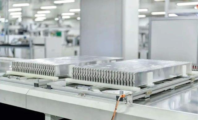 抢先一步停售燃油车，比亚迪蜕变的背后是什么？
